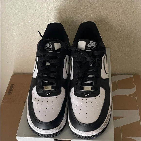 Nike Air Force 1 Pandas - Picture 3 of 5